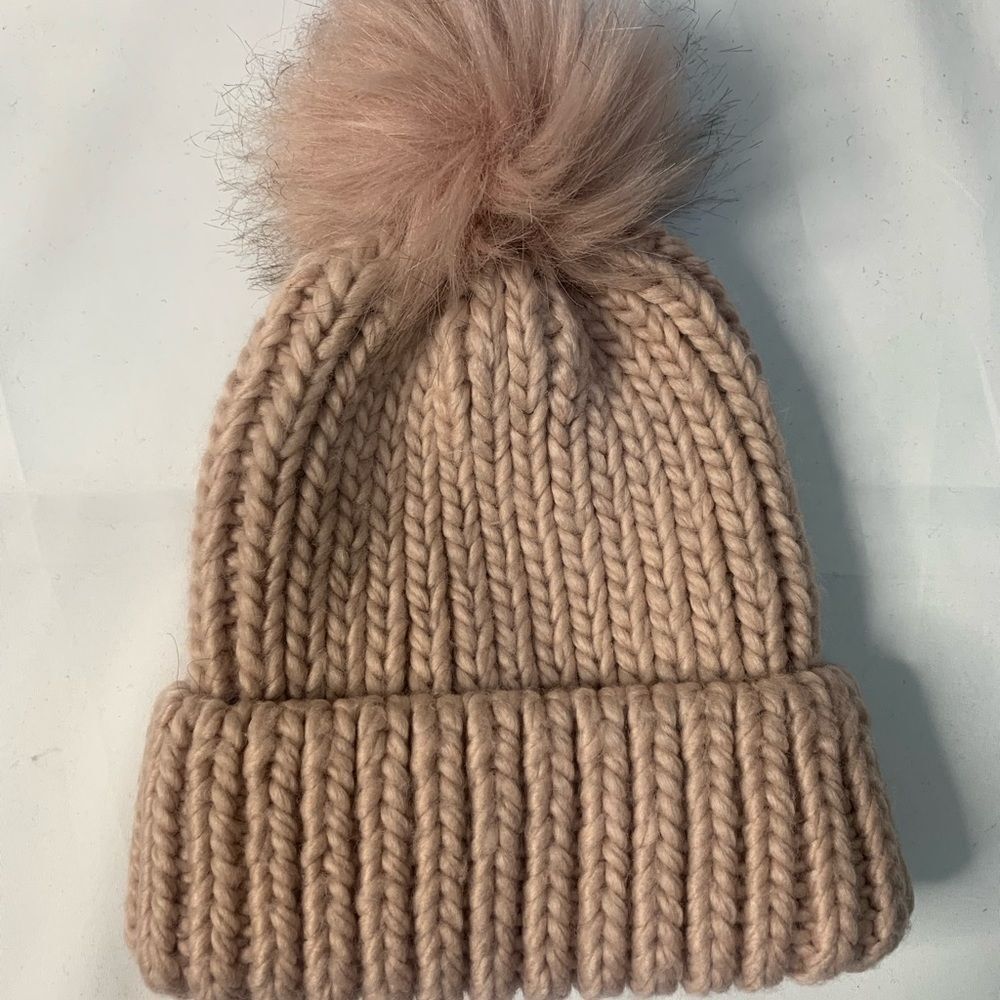 Beanie with pompom